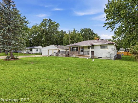 3rd image of 11973 E Brooks Rd