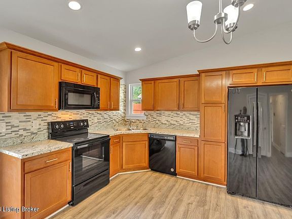 4th image of 2718 Bagby Way