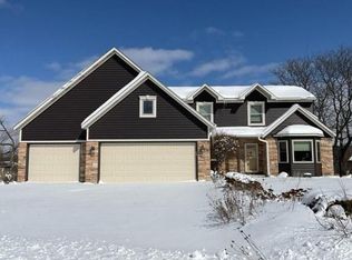 3569 Gershwin Ave N, Oakdale, MN 55128