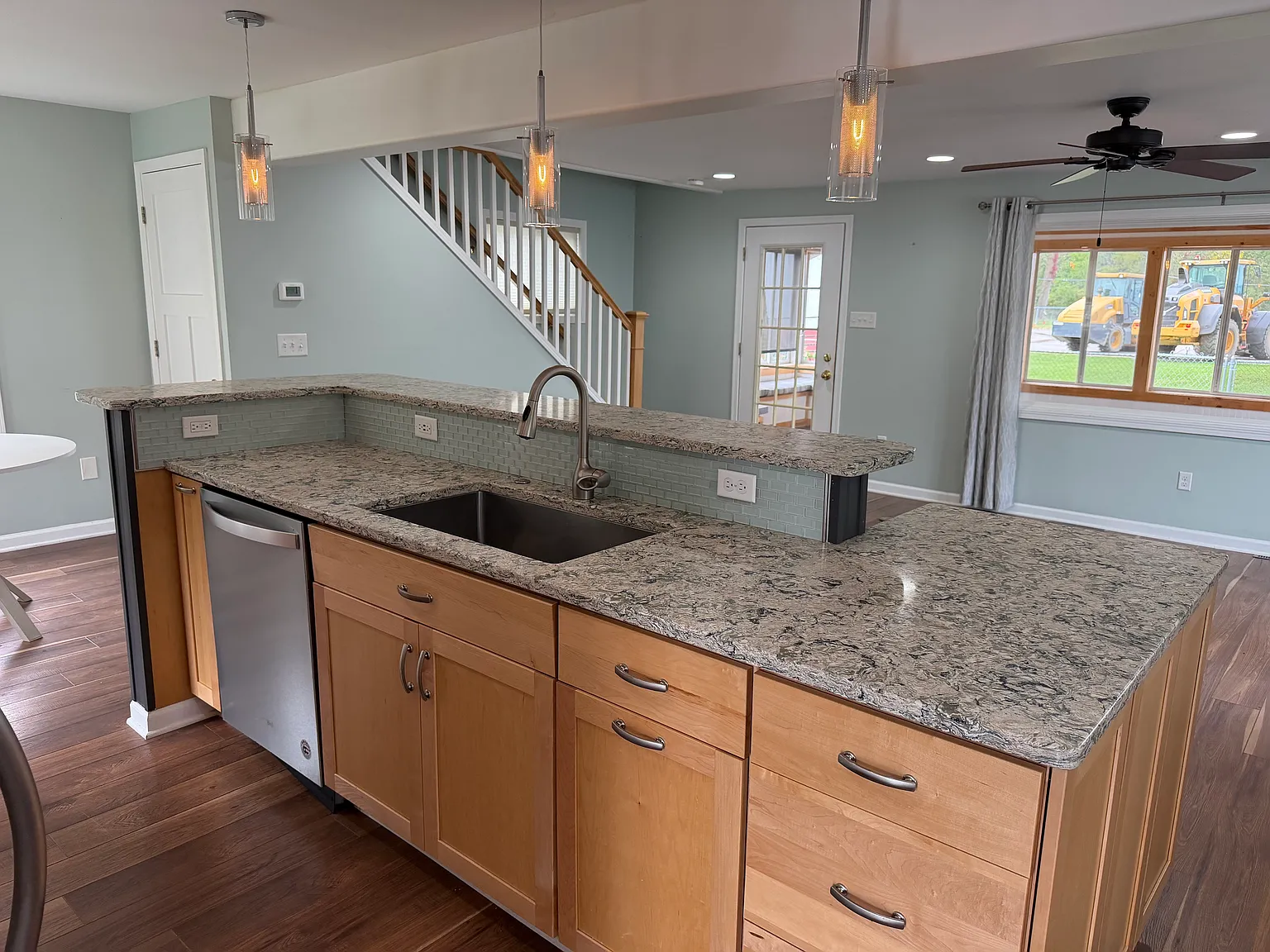 2 bed, 1326 sqft, $2,000 — Photo 4