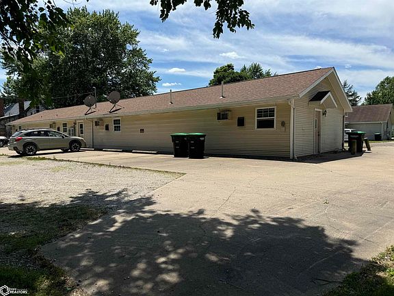 2nd image of 210 Texas St