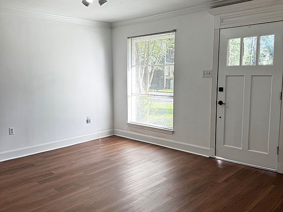 Front Entrance/Foyer