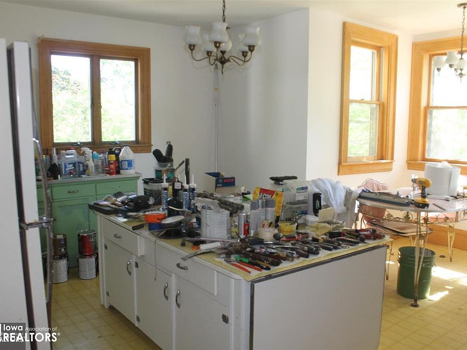 16th image of 1412 State St