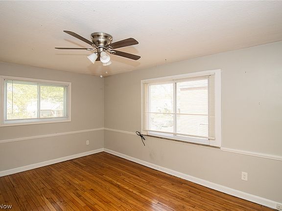 3rd image of 21150 Crystal Ave