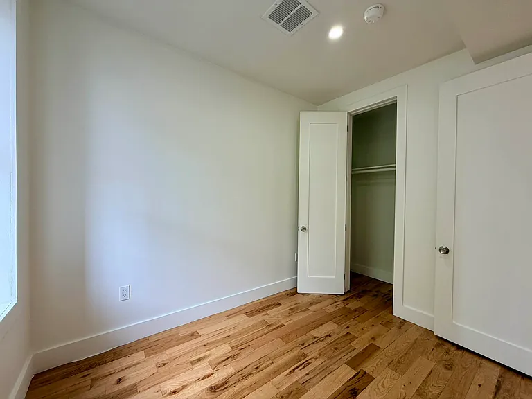 22 Patchen Ave #3F — Photo 5