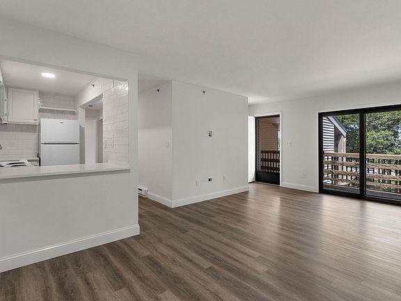 4th image of 800 Bearses Way APT 4EH