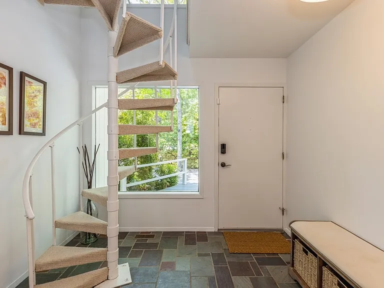 Shorewood Dr — Photo 8