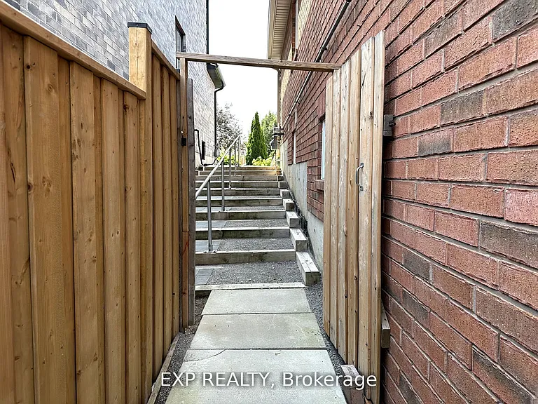 91 Sun King Cres #BASEMENT — Photo 10