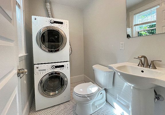 4th image of 17 Ashland St #2R