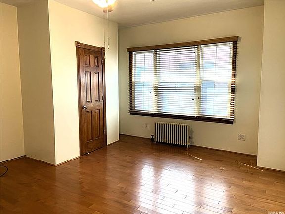 4th image of 158 Walnut St