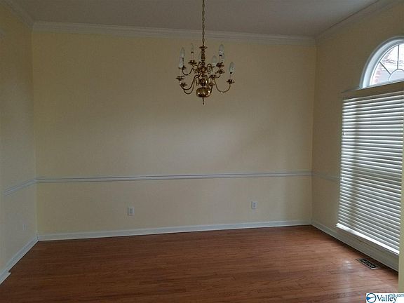 4th image of 113 Montrose Dr