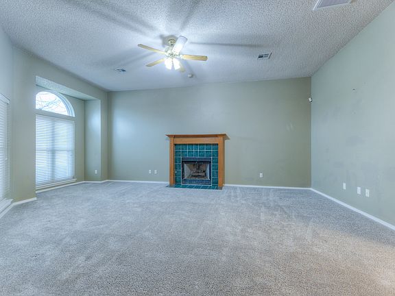 5th image of 704 N Laurel Ave
