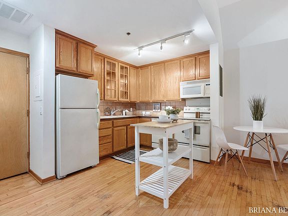 5th image of 17 W 10th St Unit 350