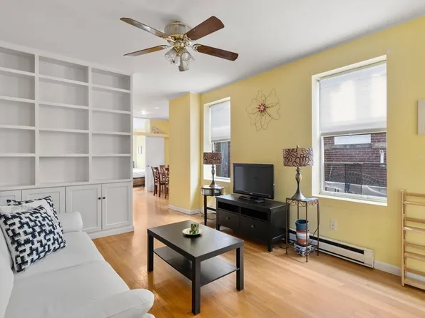 88 Prince St APT 8, Boston, MA 02113