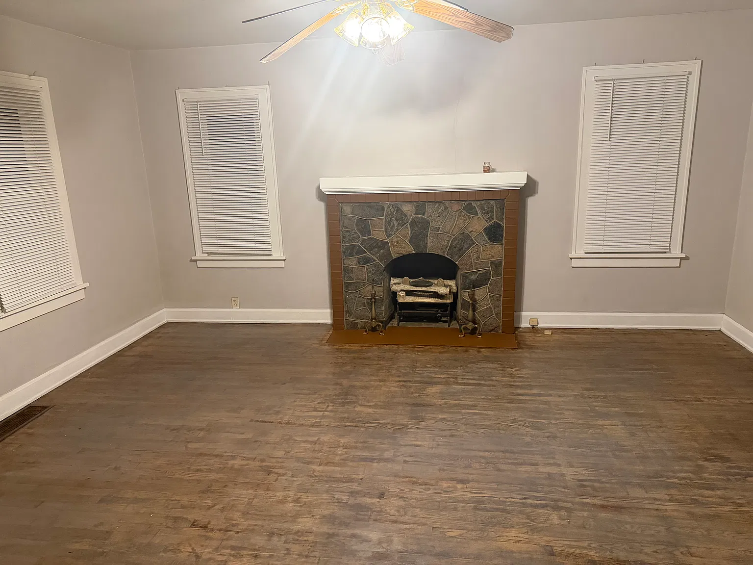 2 bed, 1024 sqft, $950 — Photo 3