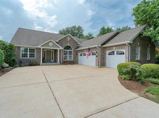 4315 Ringer Rd, Saint Louis, MO 63129