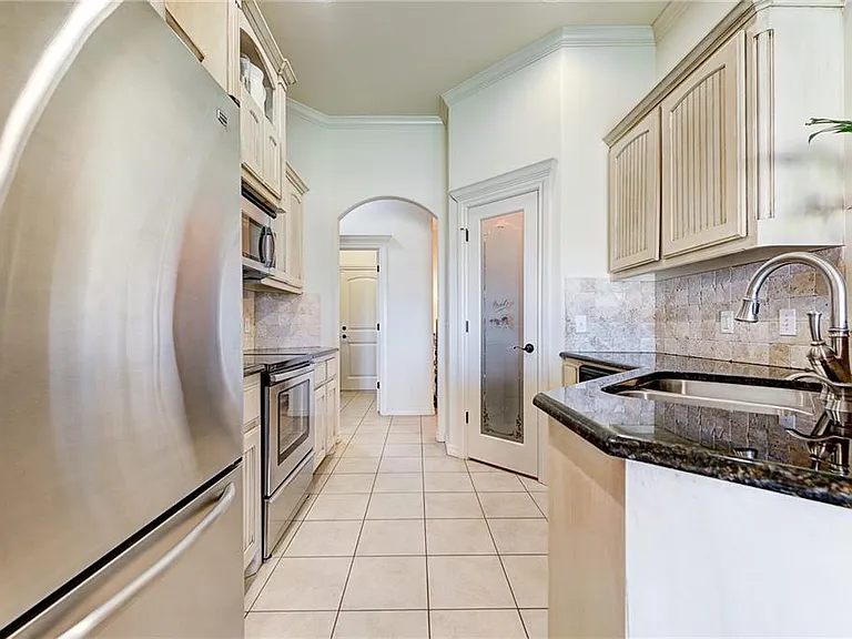 3009 Elmo Way — Photo 10