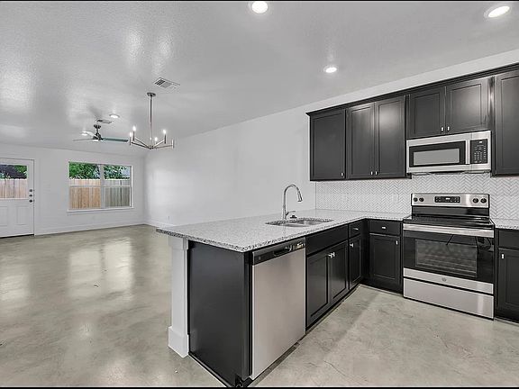 4th image of 908 Switchgrass Dr #A