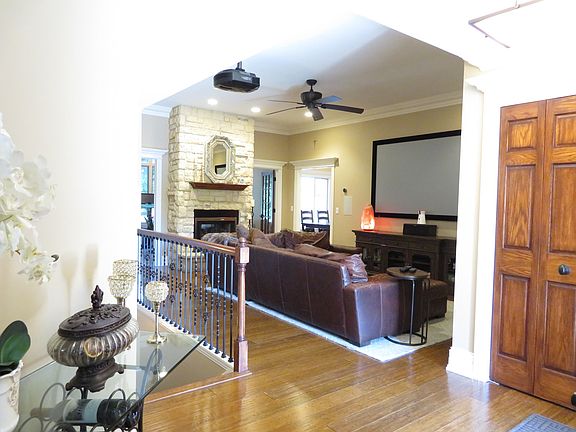 4th image of 743 River Bluff Dr