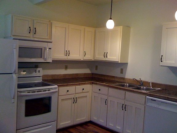 5th image of 1811 Quincy St NE APT 2