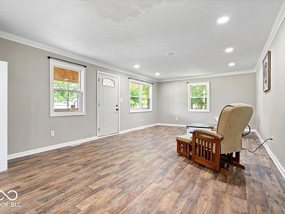 5th image of 7835 Caswell St
