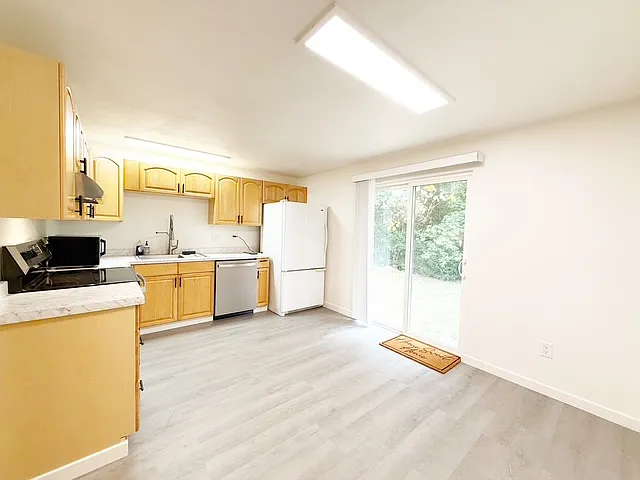 3365 SE Carmae Dr — Photo 6