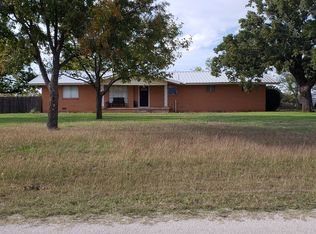 1553 Upper Montague Rd, Bowie, TX 76230