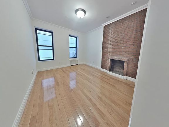 4th image of 1640 York Ave APT 4B
