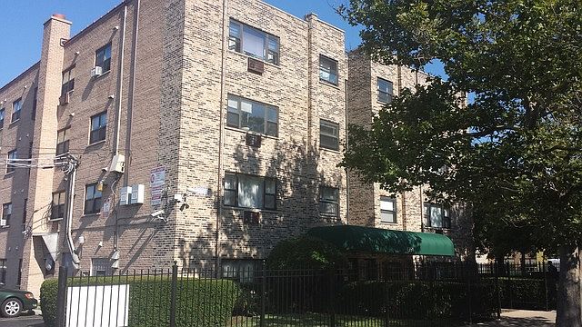 1st image of 6350 N Hoyne Ave APT 403