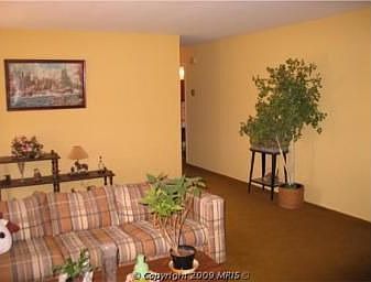 2nd image of 9528 Sherwood Dr