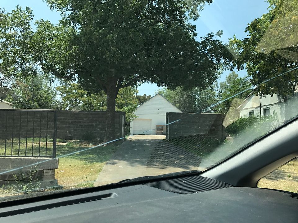 2nd image of 3001 Colgate St
