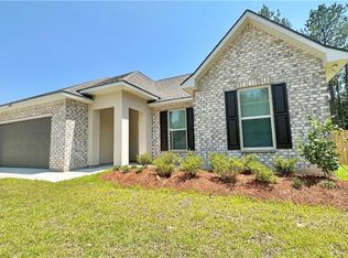 42469 N Falcon Dr, Ponchatoula, LA 70454