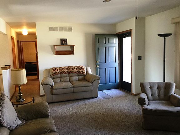 4th image of 525 Poppy Dr