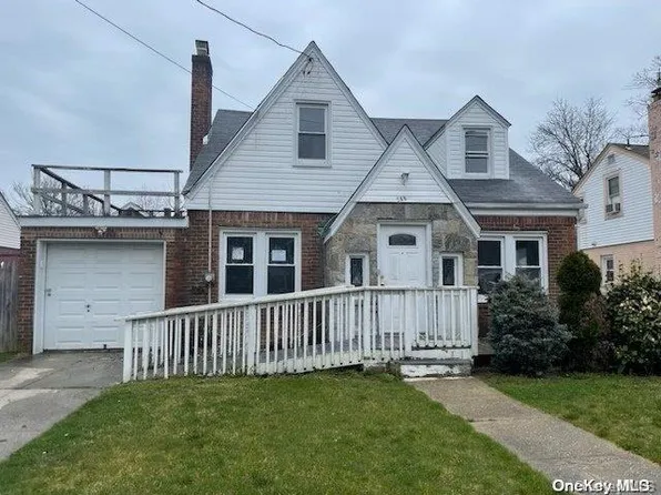 288 Wallace Street, Freeport, NY 11520