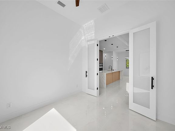 5th image of 417 Long Ave S