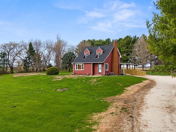 2nd image of 2423 N Cramer Rd