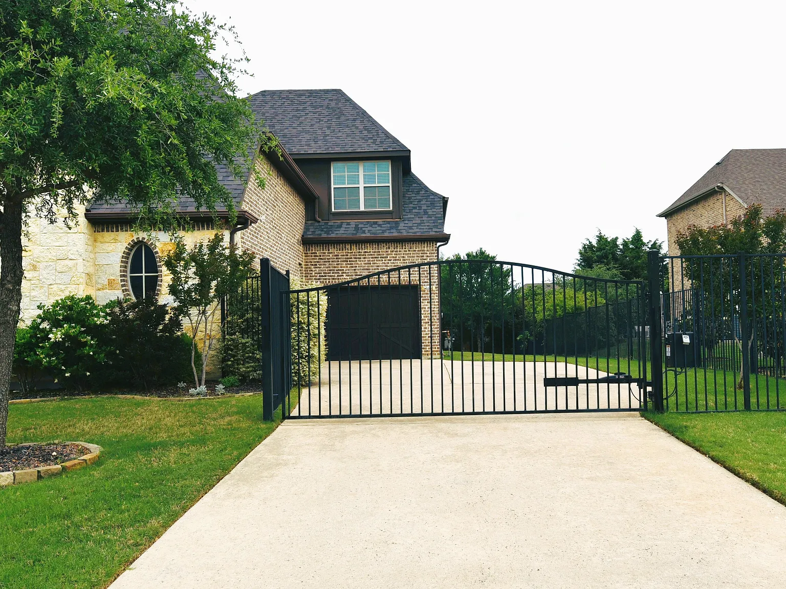 4 bed, 4475 sqft, $8,500 — Photo 3