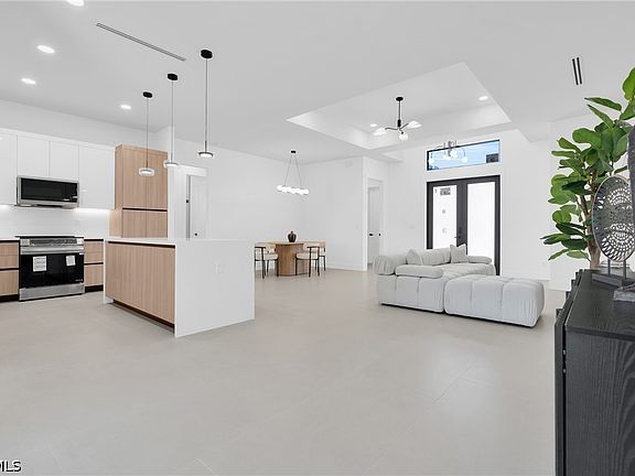 4th image of 4316 6th St W