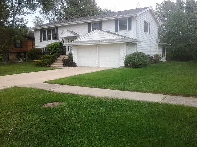 255 Arbor Ln photo 1