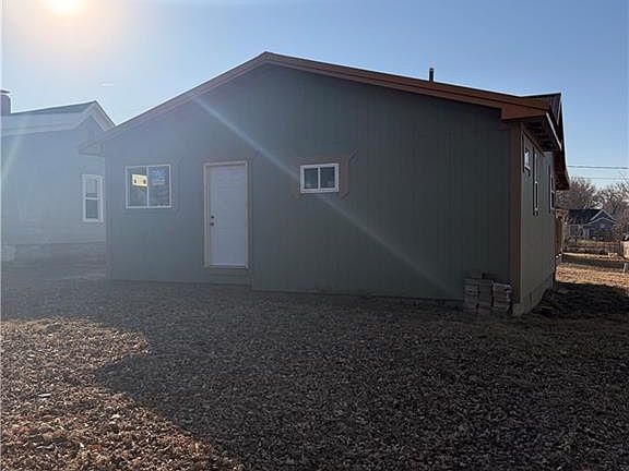 5th image of 806 Reyburn St