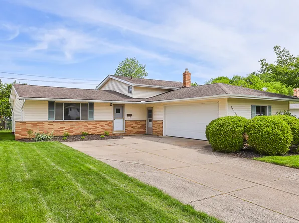 22290 Sharon Ln, Fairview Park, OH 44126