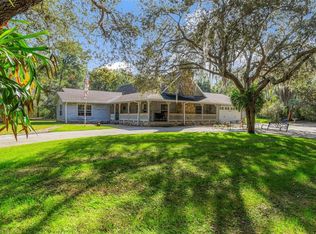 5100 Griffin View Dr, Lady Lake, FL 32159