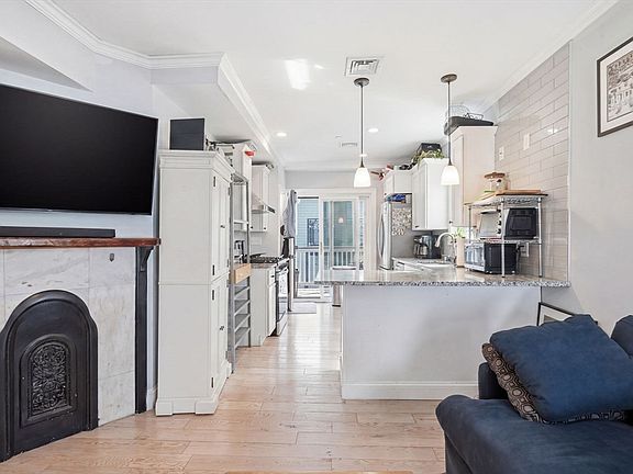 4th image of 30 Rawson St