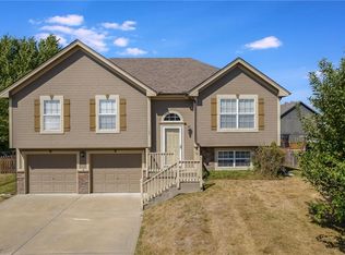 1308 Amber Ln, Kearney, MO 64060