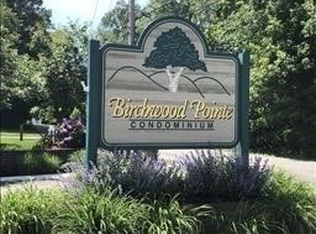 21 Clarks Rd APT 204, Amesbury, MA 01913