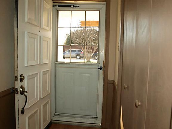 2nd image of 2114 Pontiac Dr