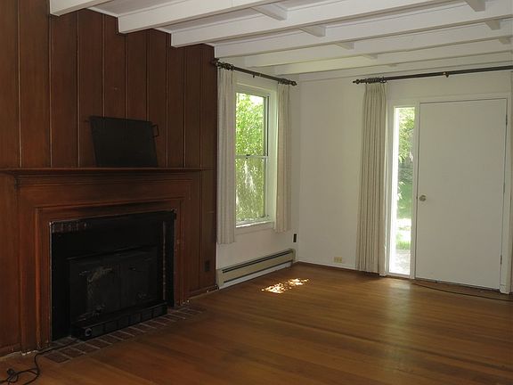 4th image of 693 46th St