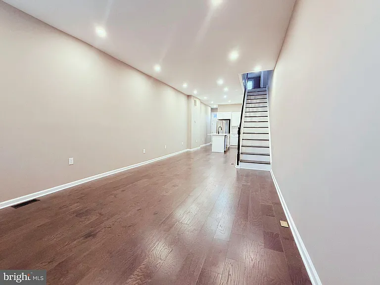 715 N Patterson Park Ave — Photo 4