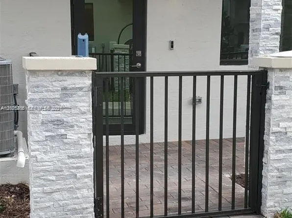 4425 NW 83rd Pkwy #4425, Miami, FL 33166
