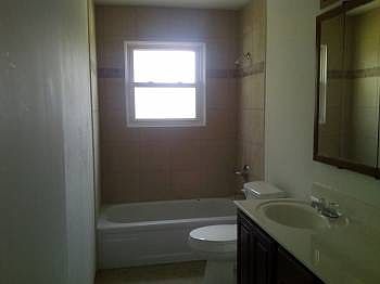 3rd image of 41 Iris Ave